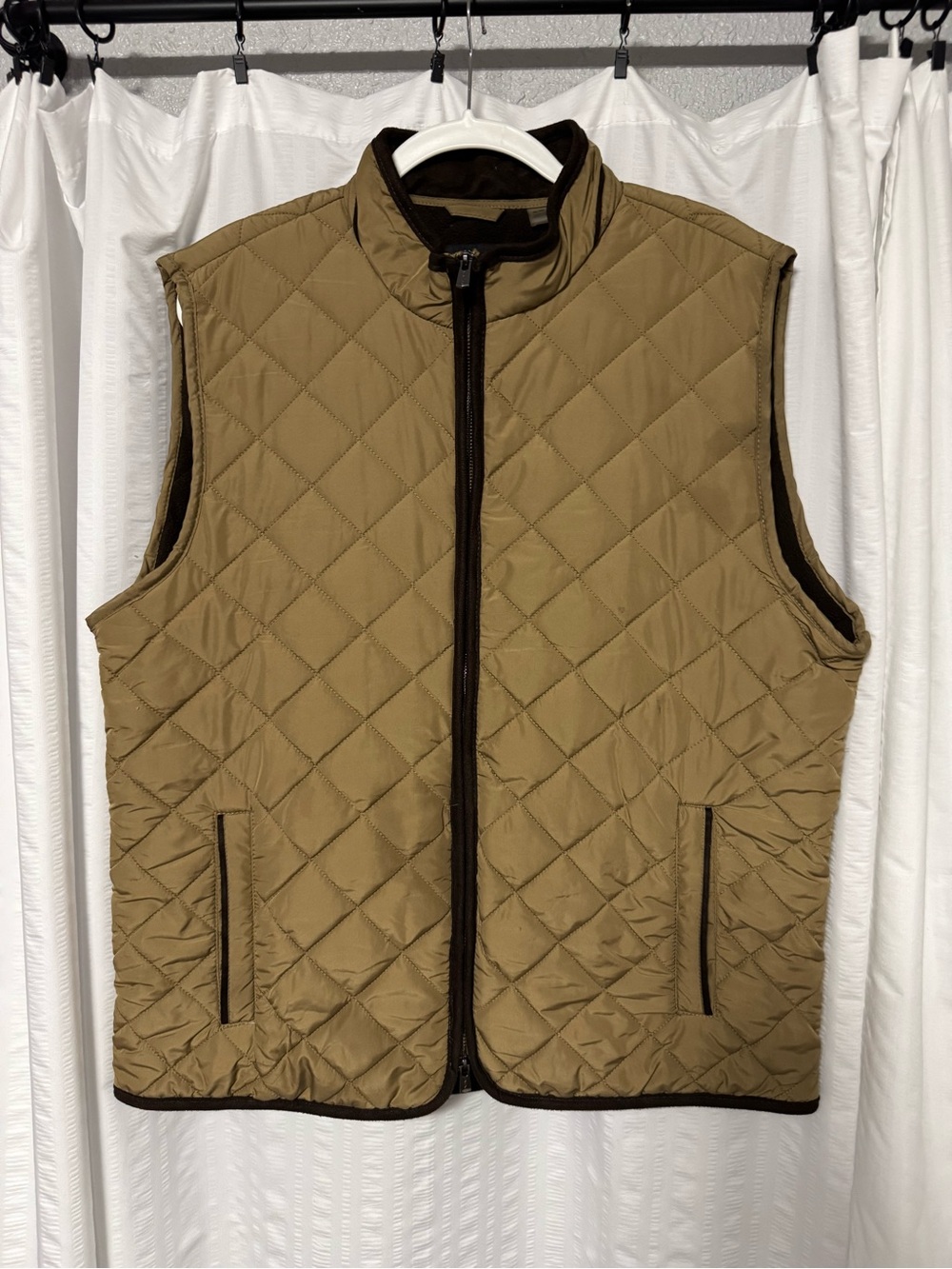Men’s Tahari Vest, Size XL